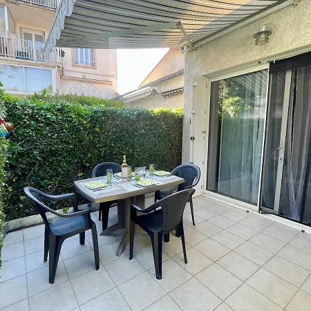 Maisonnette Avec Terrasse A 300m De La 2 Etoiles Saint-Georges-de-Didonne