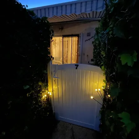 Maisonnette Avec Terrasse A 300m De La 2 Etoiles