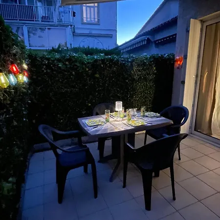 Maisonnette Avec Terrasse A 300m De La 2 Etoiles
